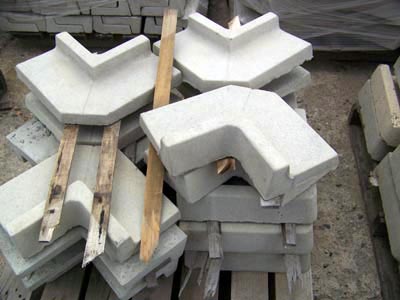EZ Edge 90 Reverse Corners 1 Livonia Michigan, Patio Blocks Livonia Michigan, Porch Steps Livonia Michigan, Cement Edging Livonia Michigan